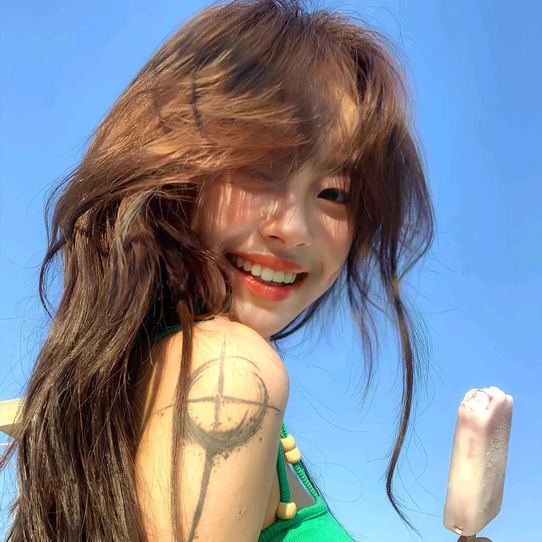 爱笑甜妹女生头像
