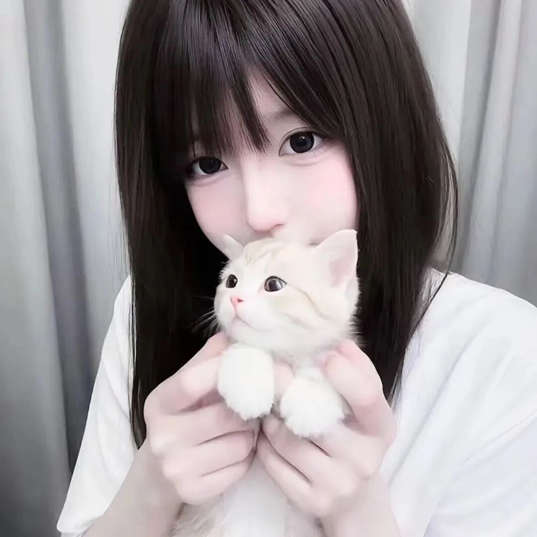 抱着猫咪少萝女生头像