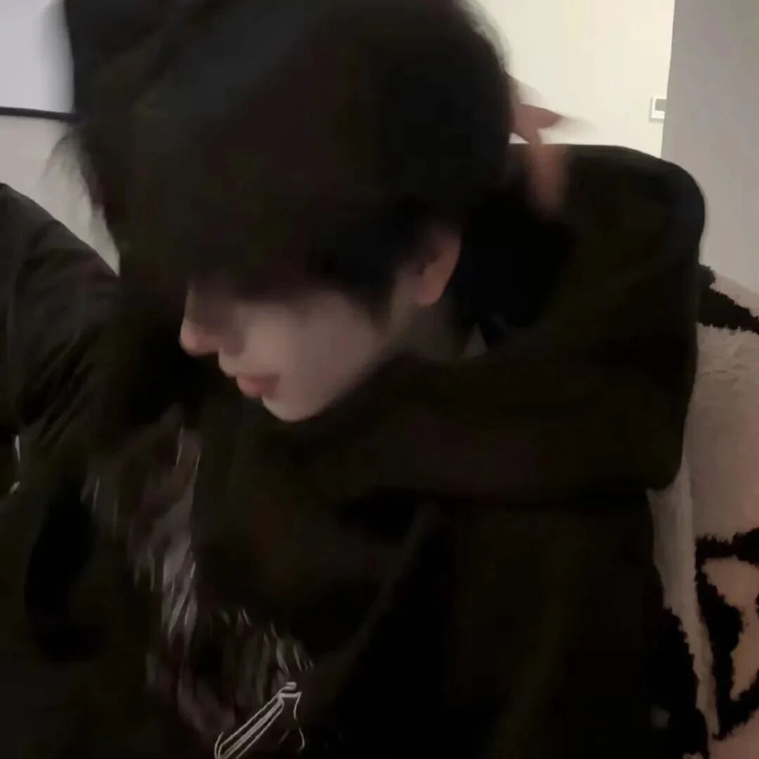 个性侧脸男生头像