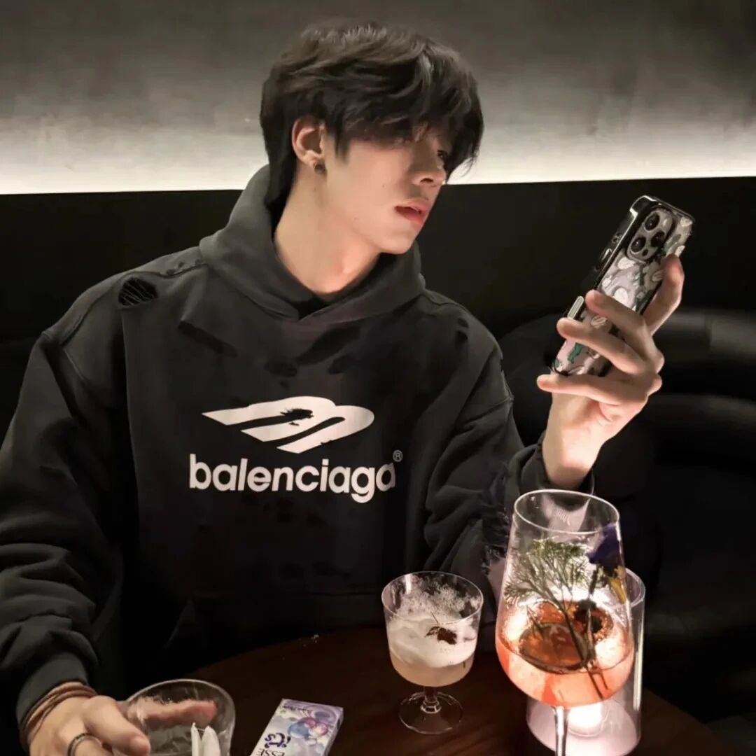 喝酒小众男生头像