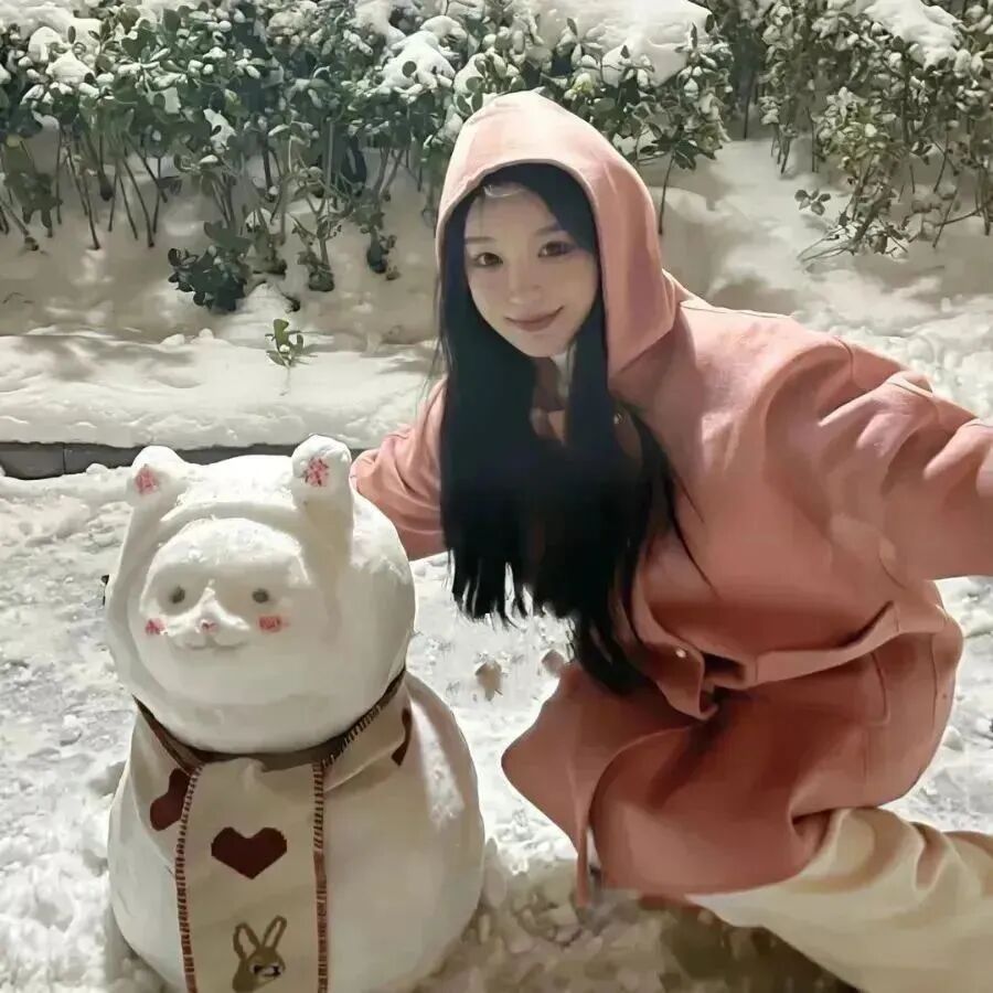 duixuerenqingaiqing堆雪人真人情侣头像