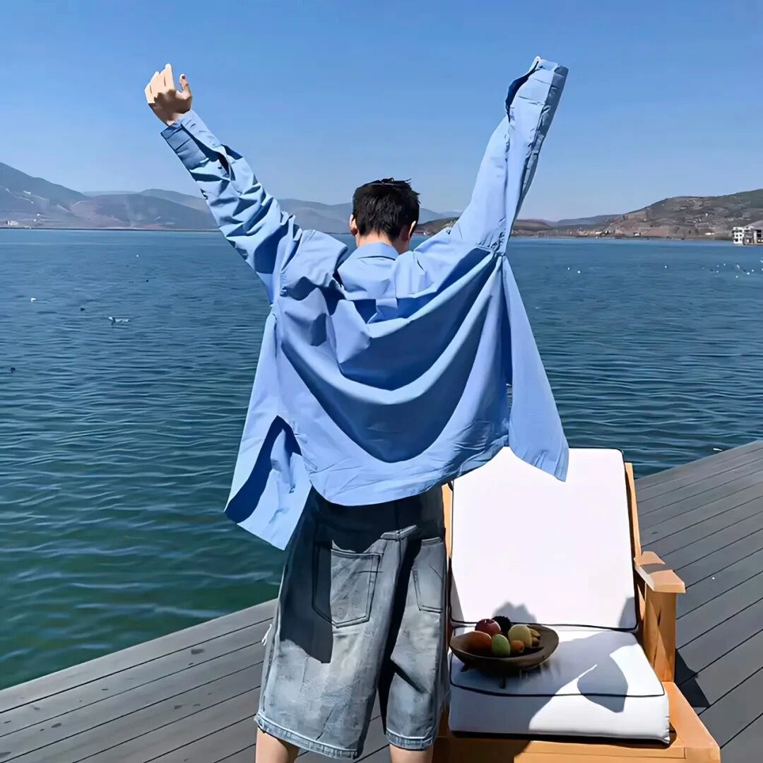 海边自由感背影不露脸男生头像