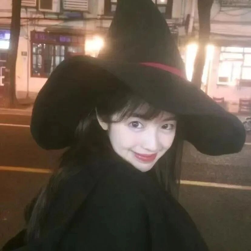 魔法帽甜妹女生头像