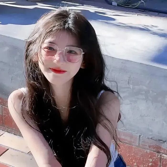 爱笑甜妹女生头像
