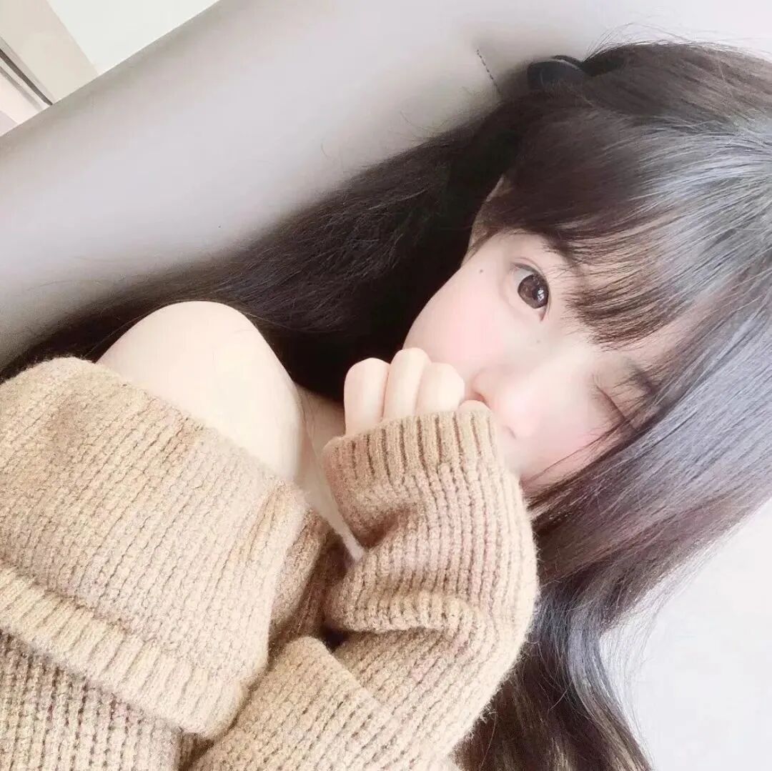捂嘴少萝女生头像