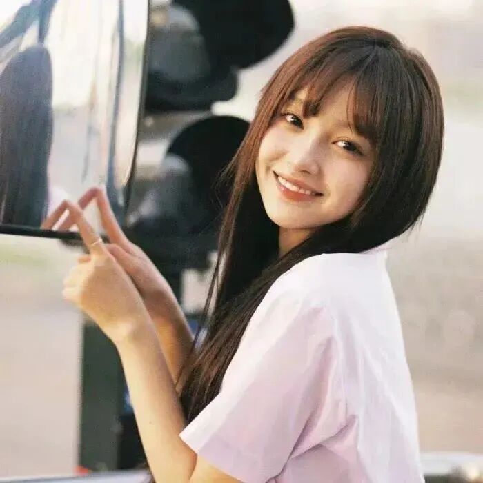 爱笑甜妹女生头像