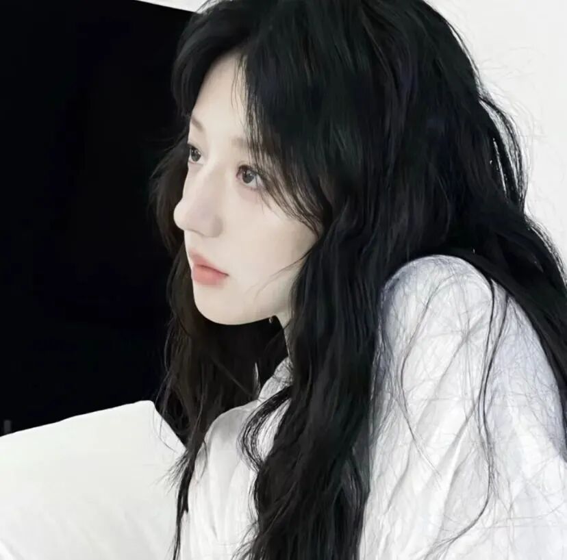 温柔侧脸女生头像
