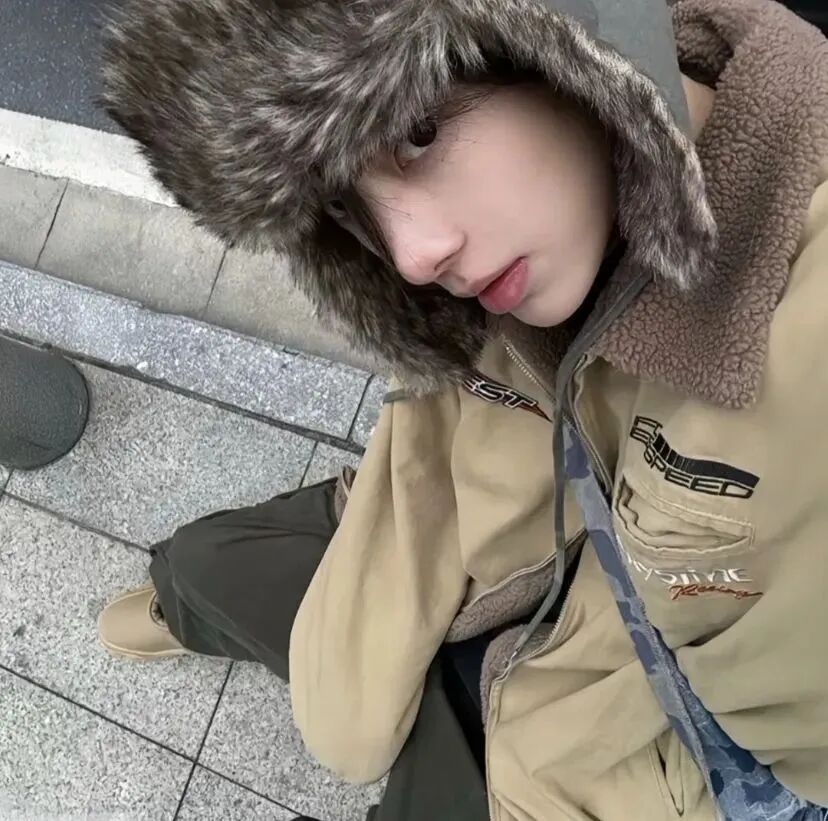 冬天小众男生头像