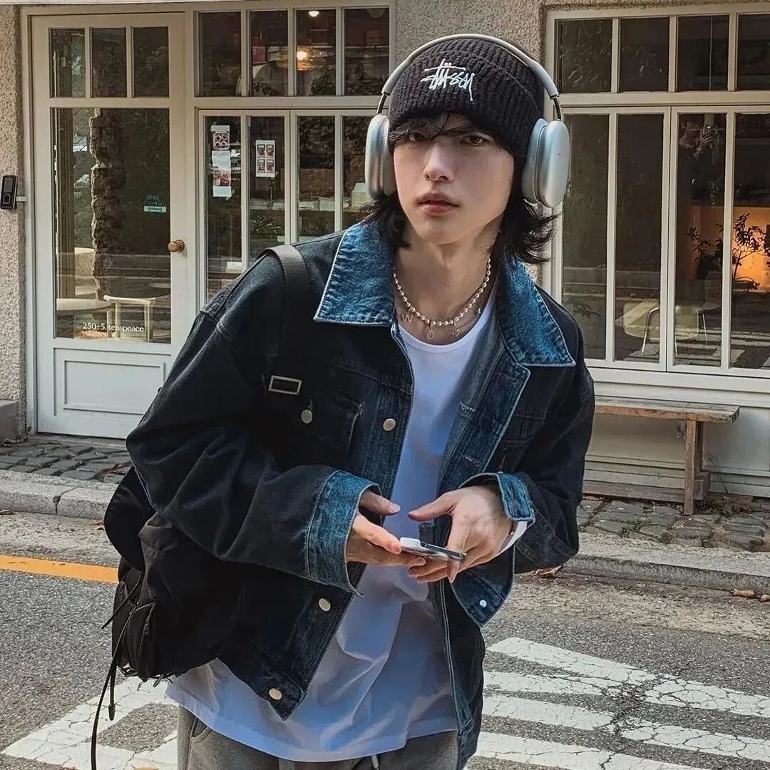 戴耳机小众男生头像