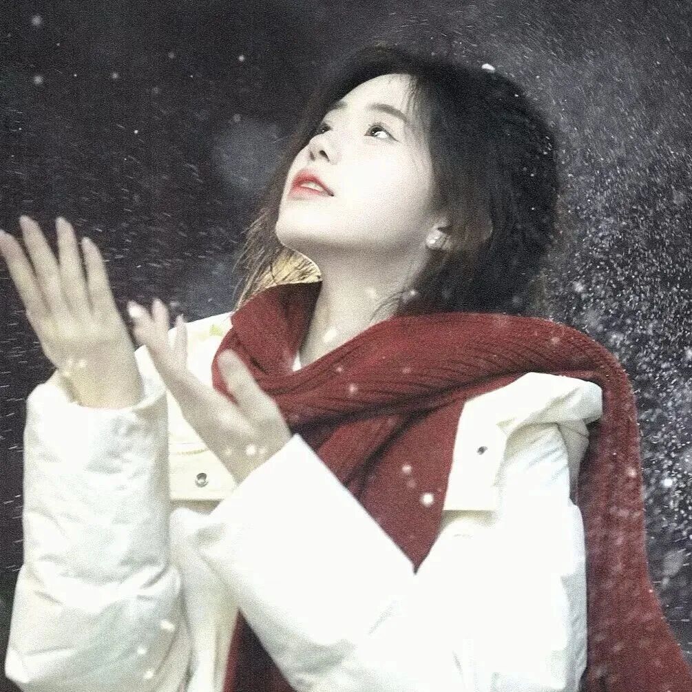 冬天氛围感温柔女生头像
