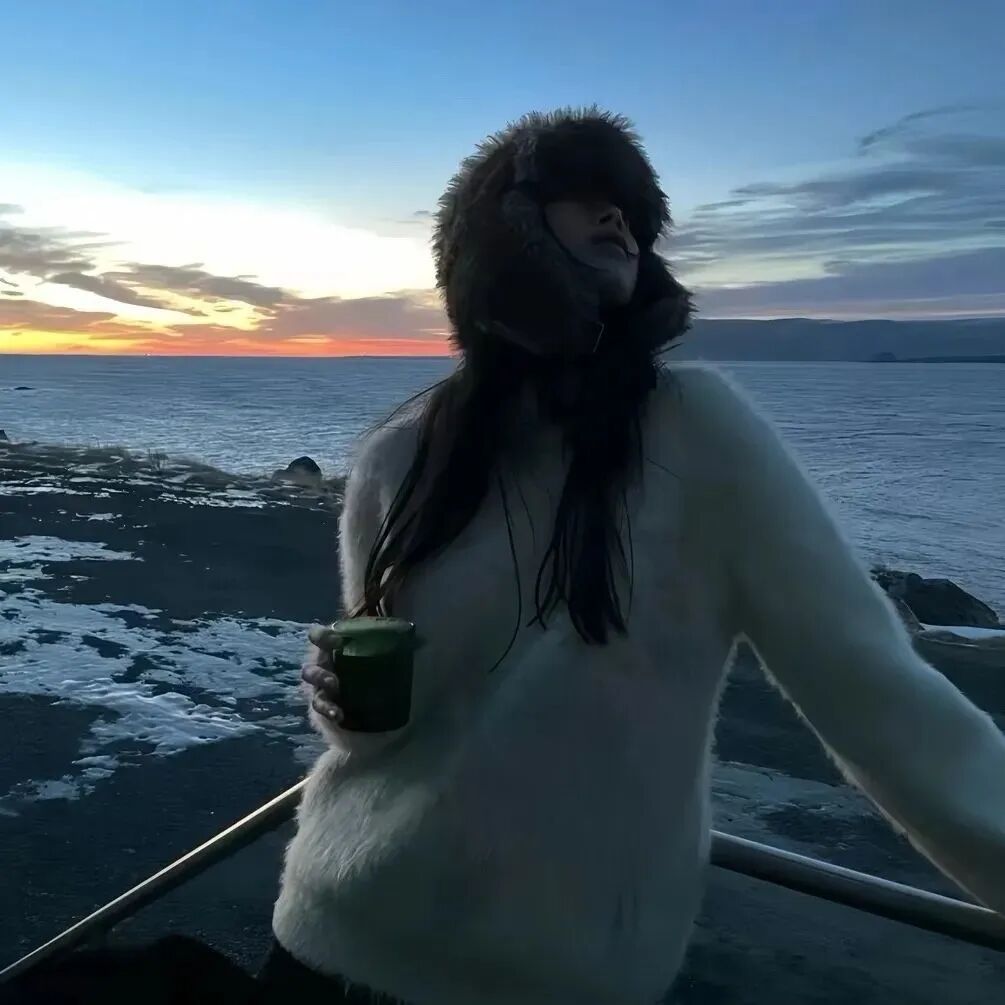 海边氛围感温柔女生头像