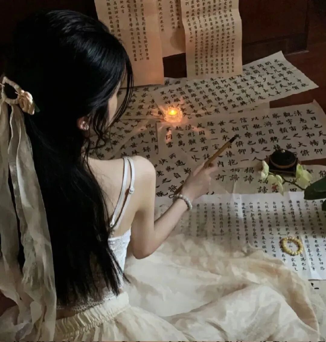 新中式温柔不露脸女生头像