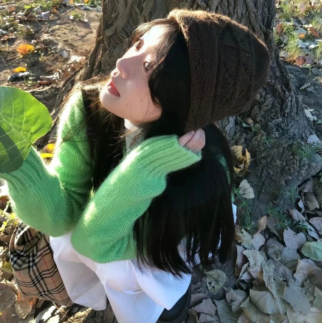 小清新侧脸女生头像