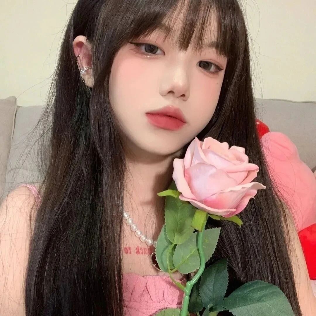 鲜花小众女生头像