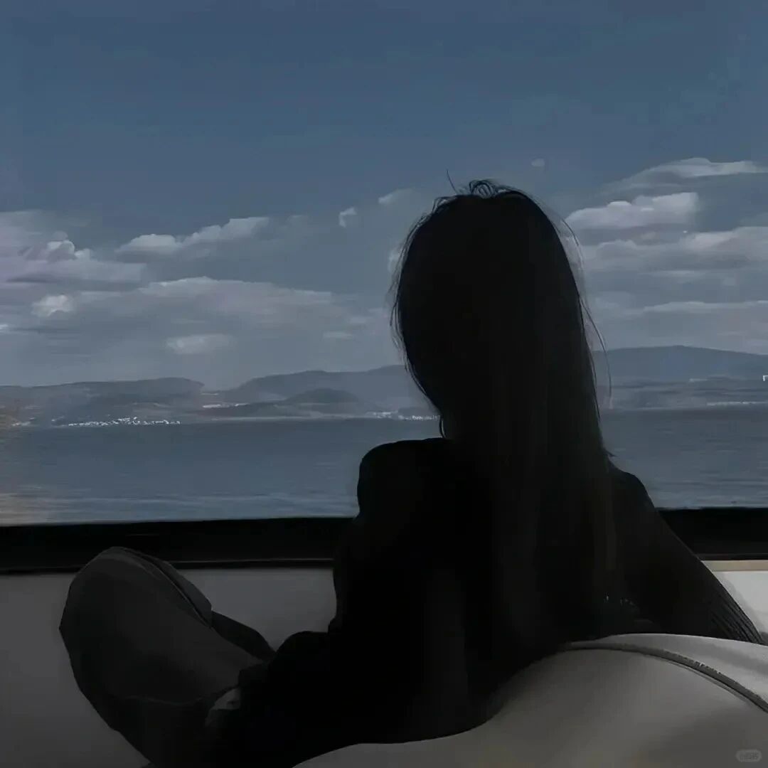 孤独感海边不露脸女生头像