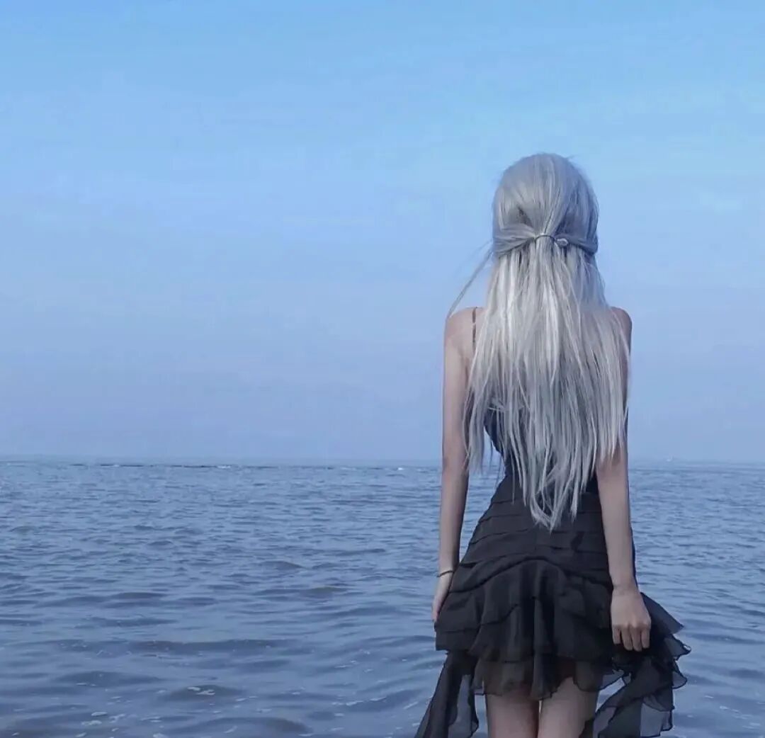 气质海边不露脸女生头像