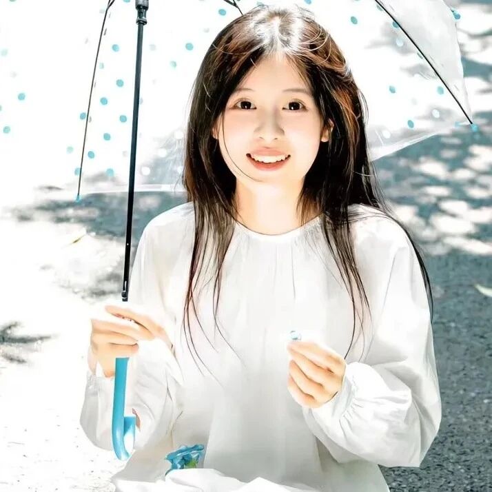 撑伞温柔女生头像