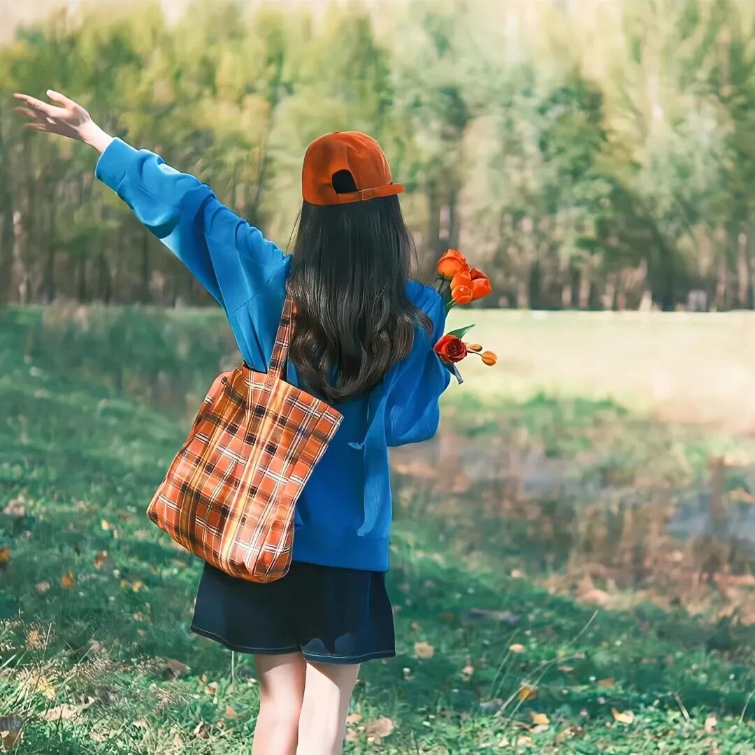 自由感鲜花背影不露脸女生头像