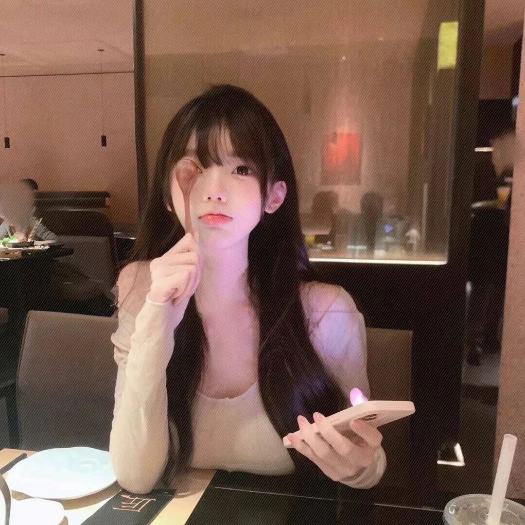 吃饭甜妹女生头像