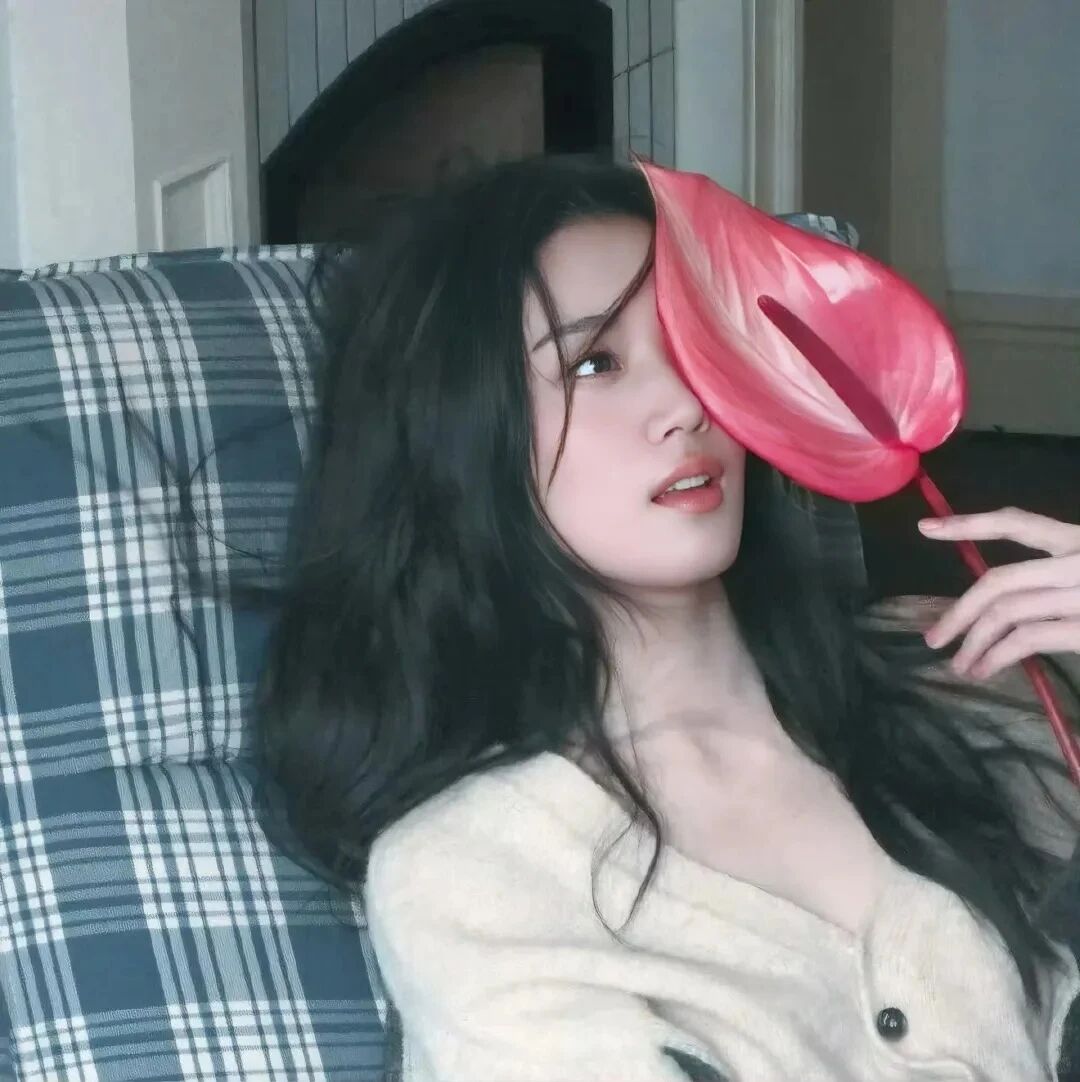 躺着温柔女生头像