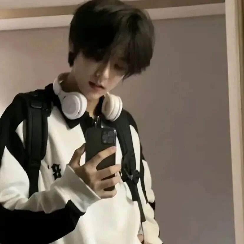 自拍手机个性男生头像