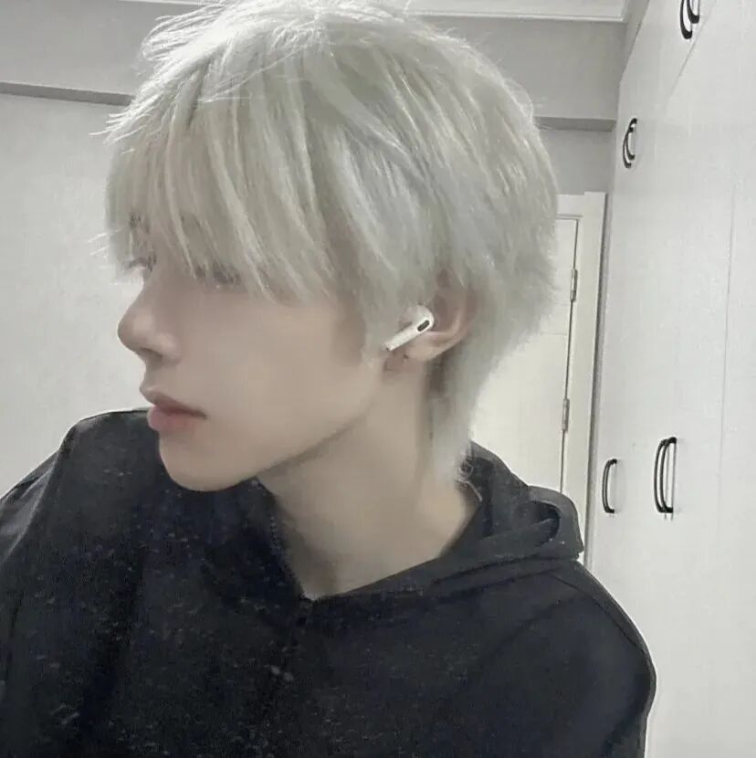 个性侧脸男生头像