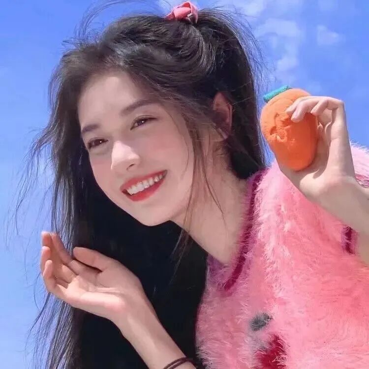 草莓甜妹爱笑女生头像