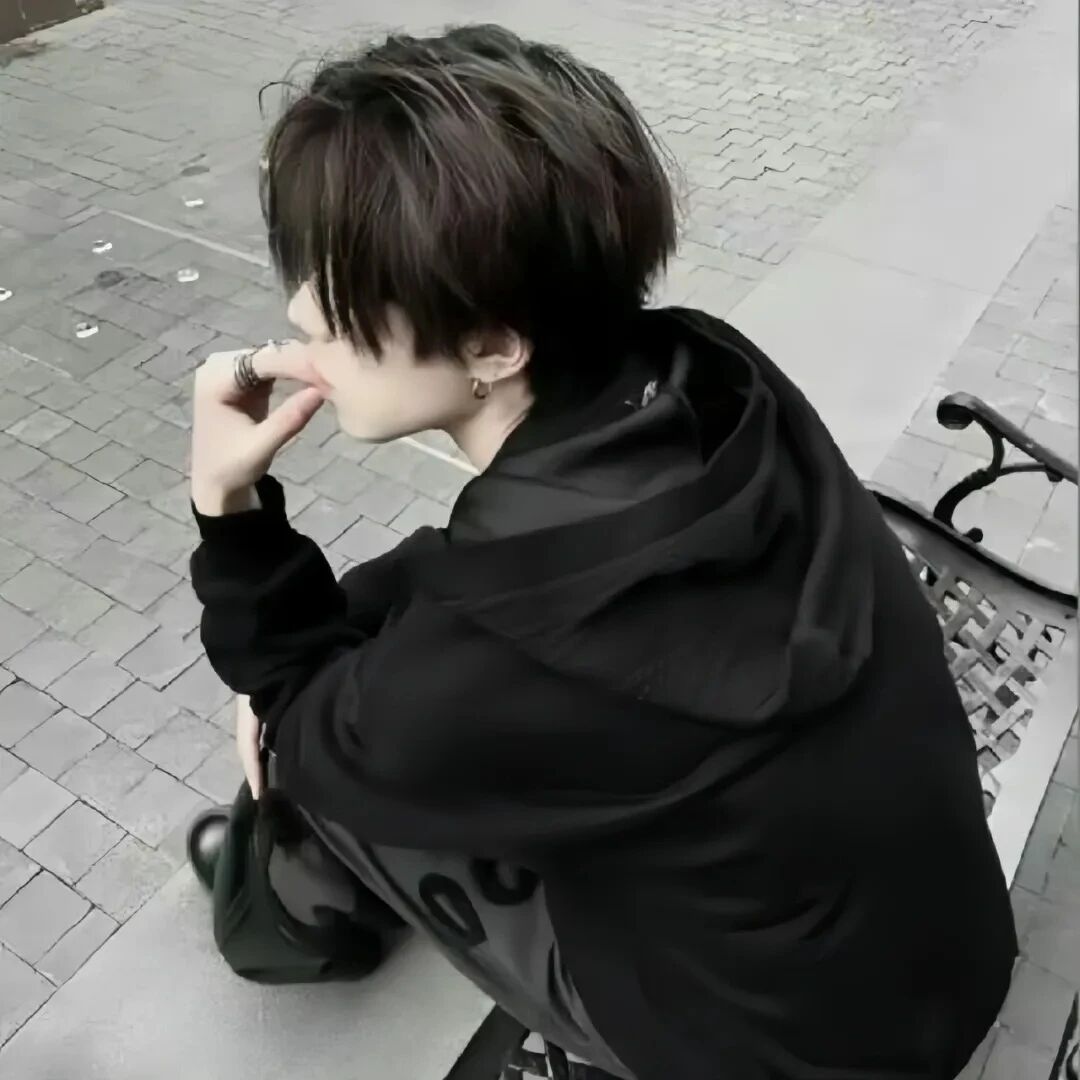 个性侧脸男生头像