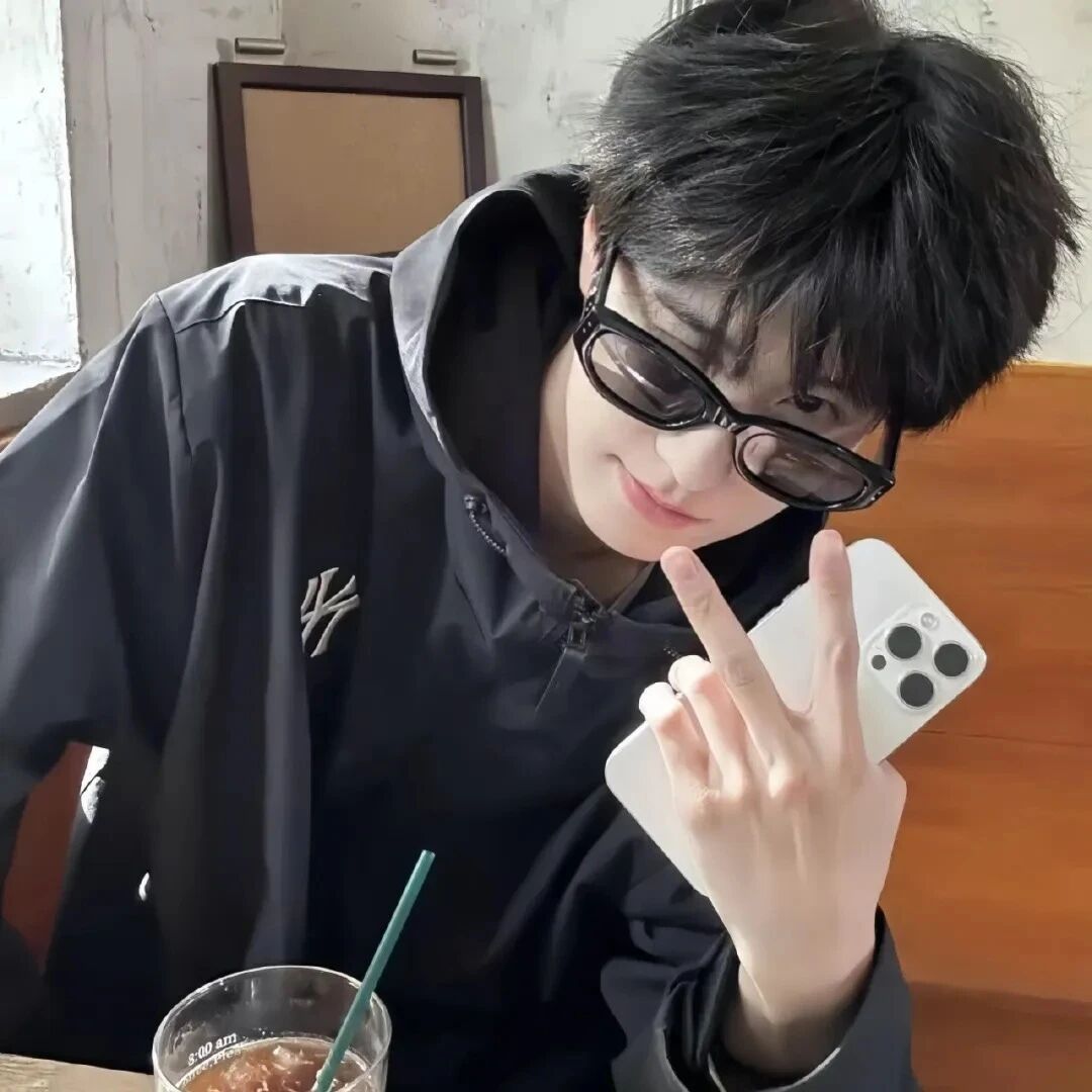 墨镜个性男生头像
