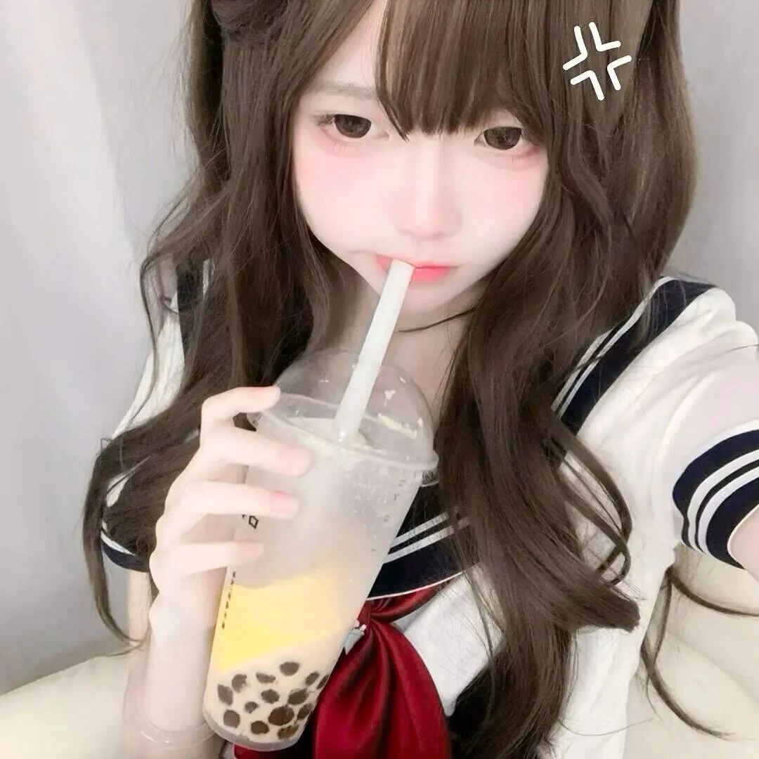 喝奶茶jk制服少萝女生头像