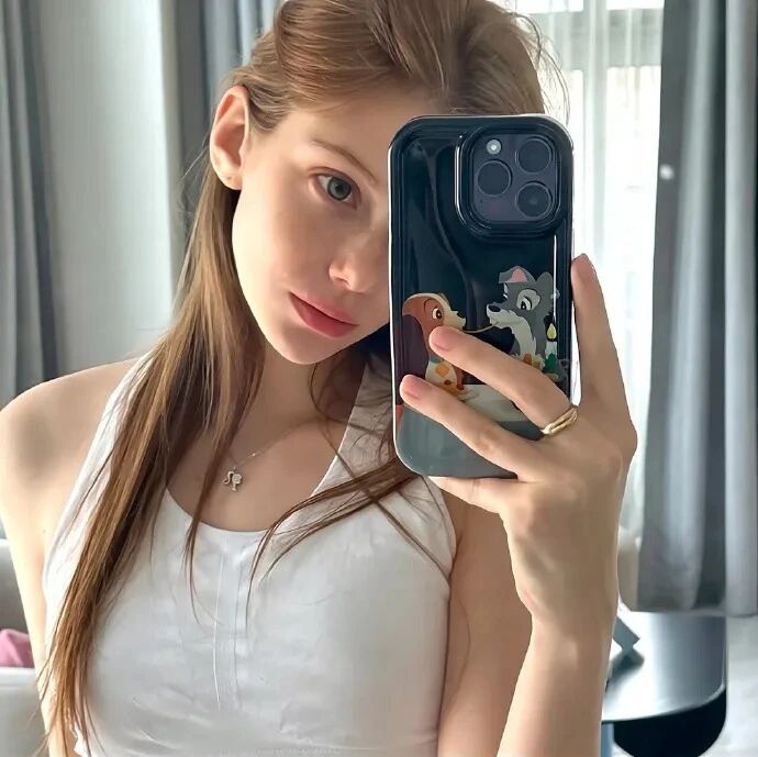 自拍手机欧美女生头像