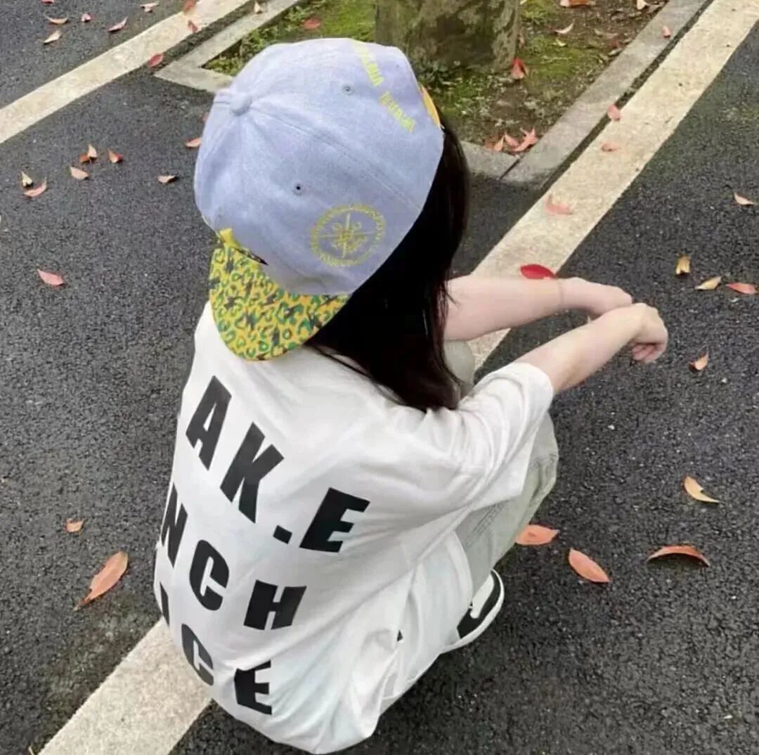 dunzheouwaskatiqixi蹲着单人真人情侣头像