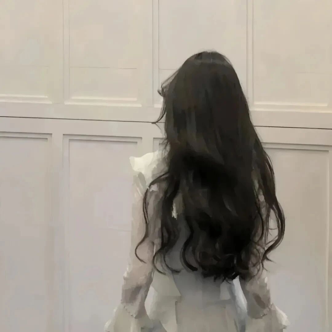 气质背影不露脸女生头像