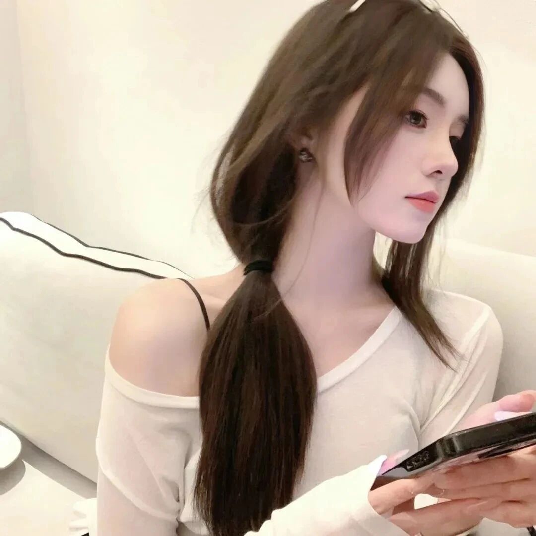 温柔侧脸女生头像