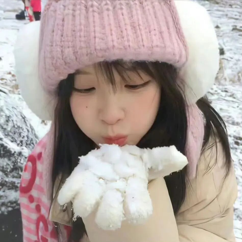冬天少萝女生头像