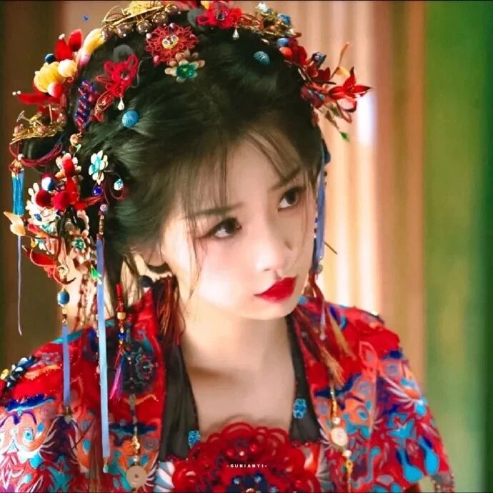 虞书欣爱豆古装女生头像