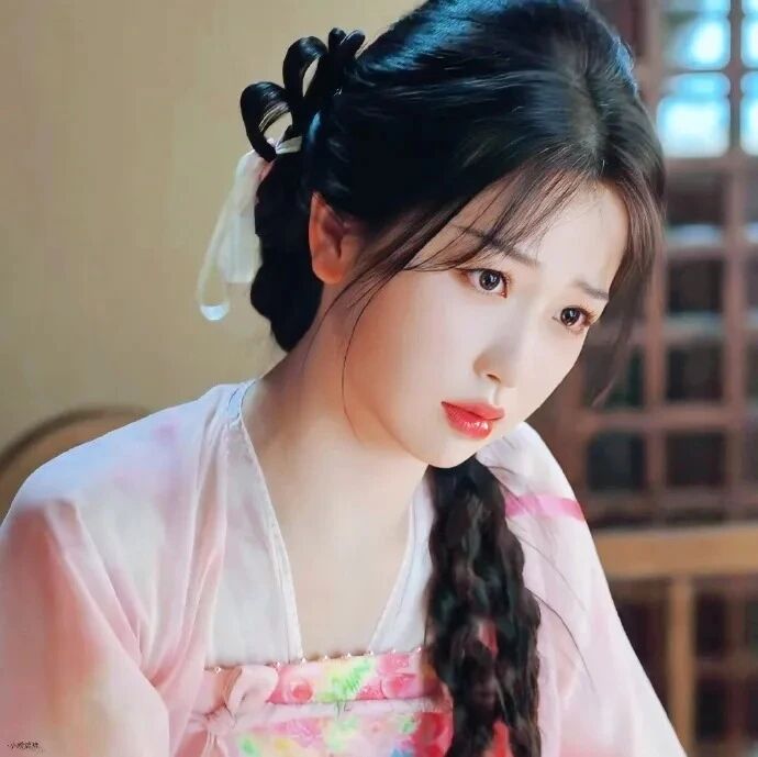 虞书欣爱豆古装女生头像