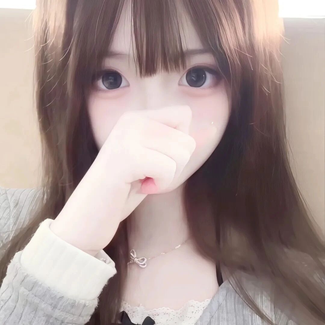 捂嘴少萝女生头像