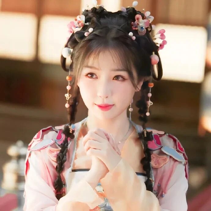 虞书欣爱豆古装女生头像