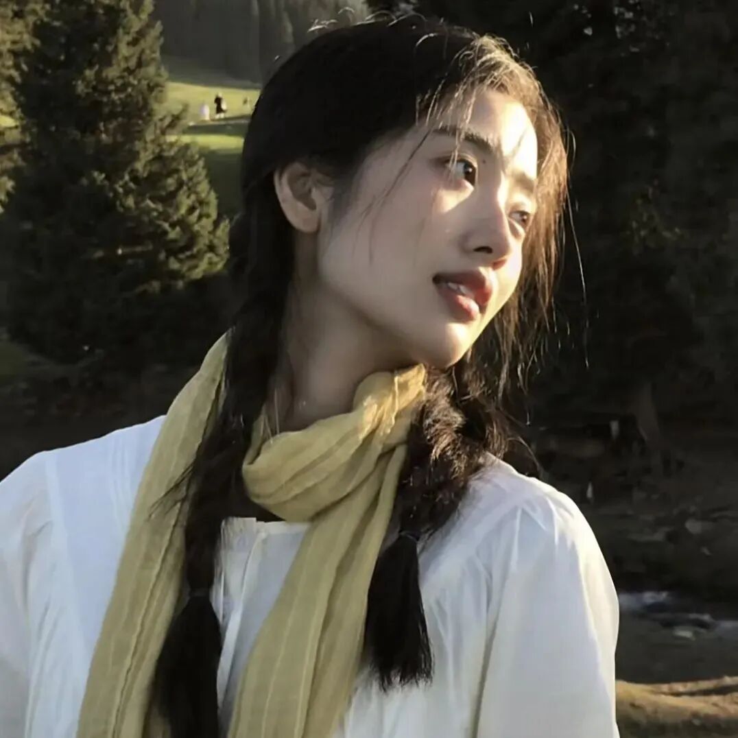 温柔侧脸女生头像
