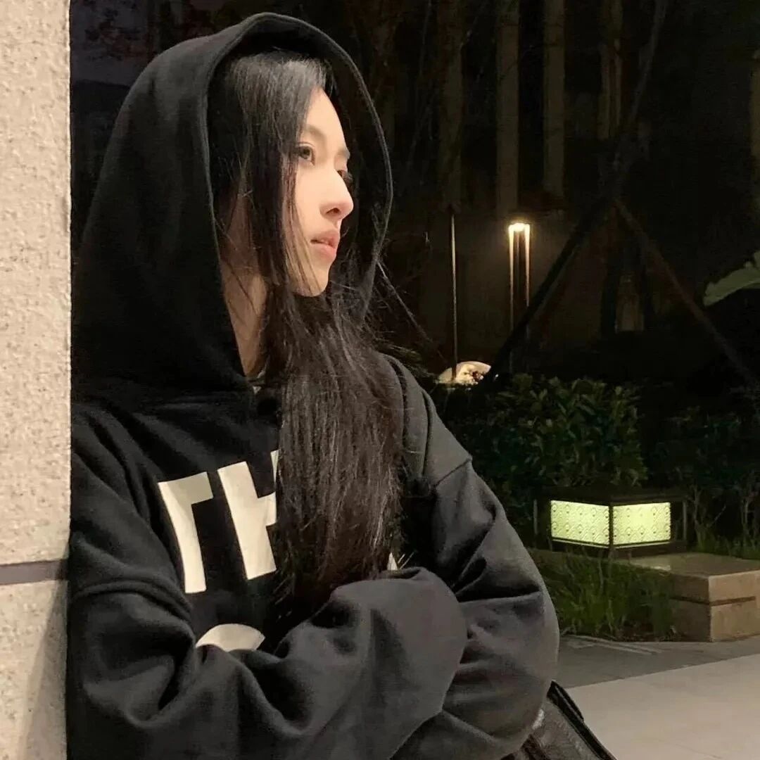 权威侧脸女生头像