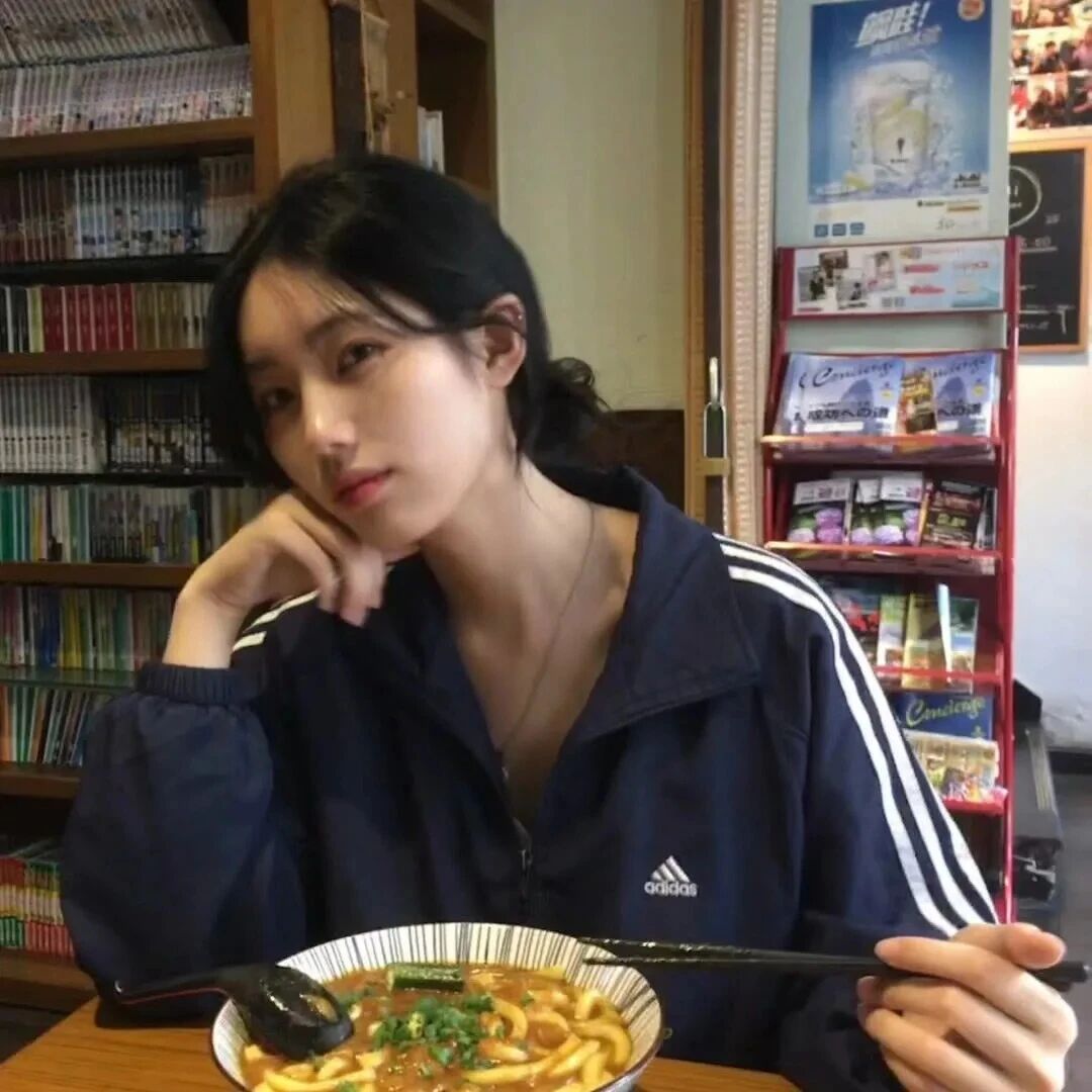 吃饭小众女生头像