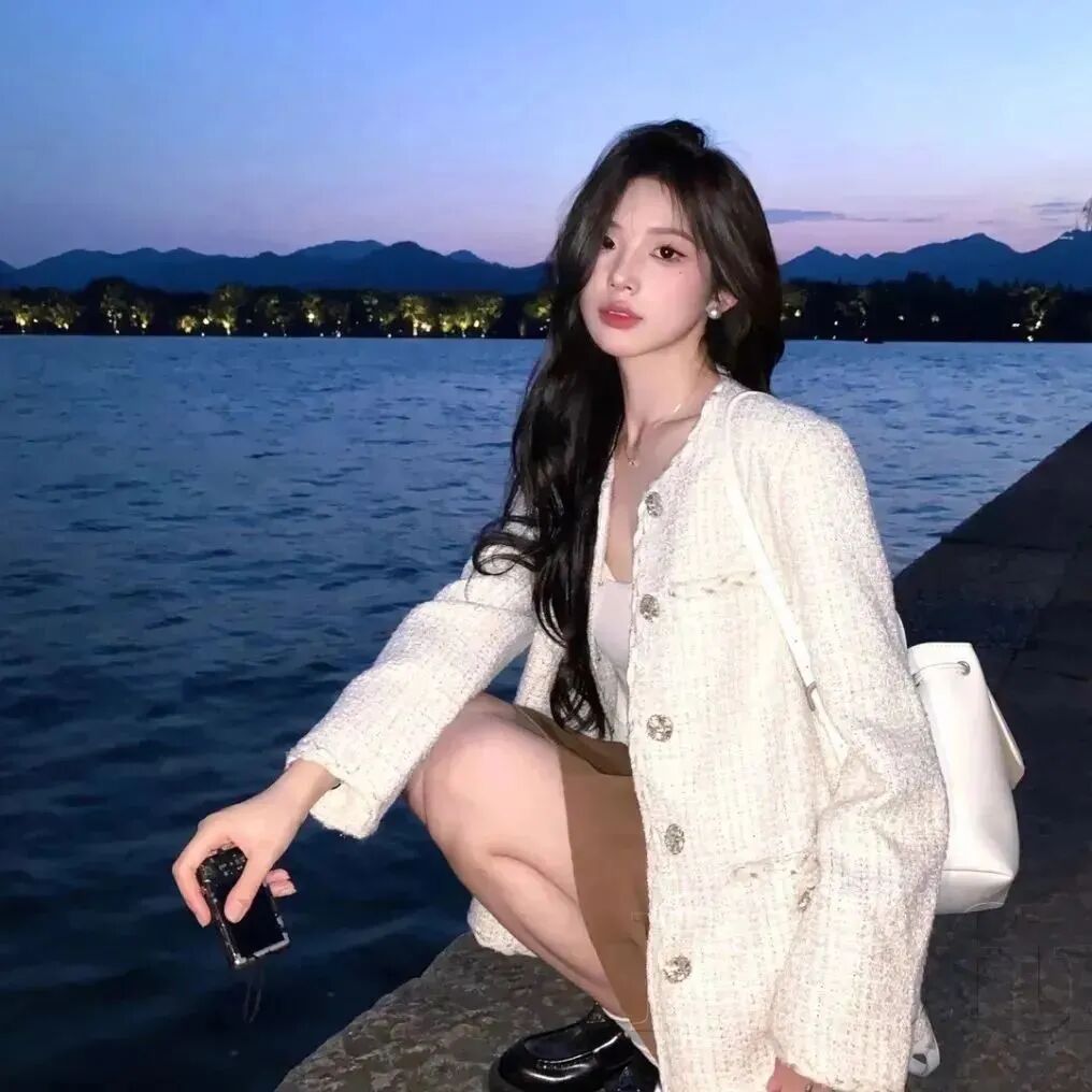 海边气质女生头像