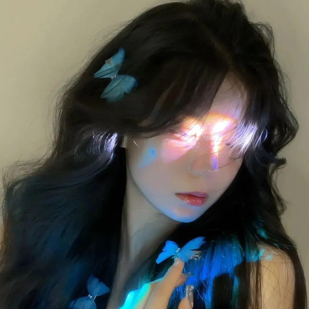 蝴蝶氛围感女生头像