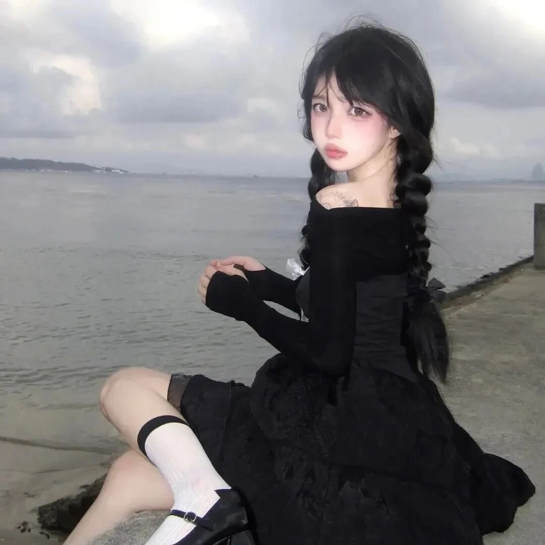 海边纯欲女生头像