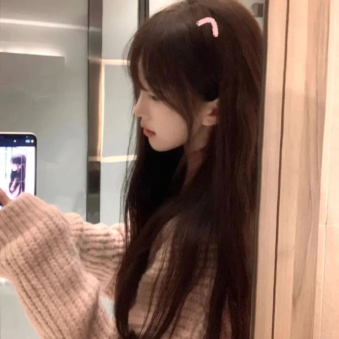 自拍手机甜妹侧脸女生头像