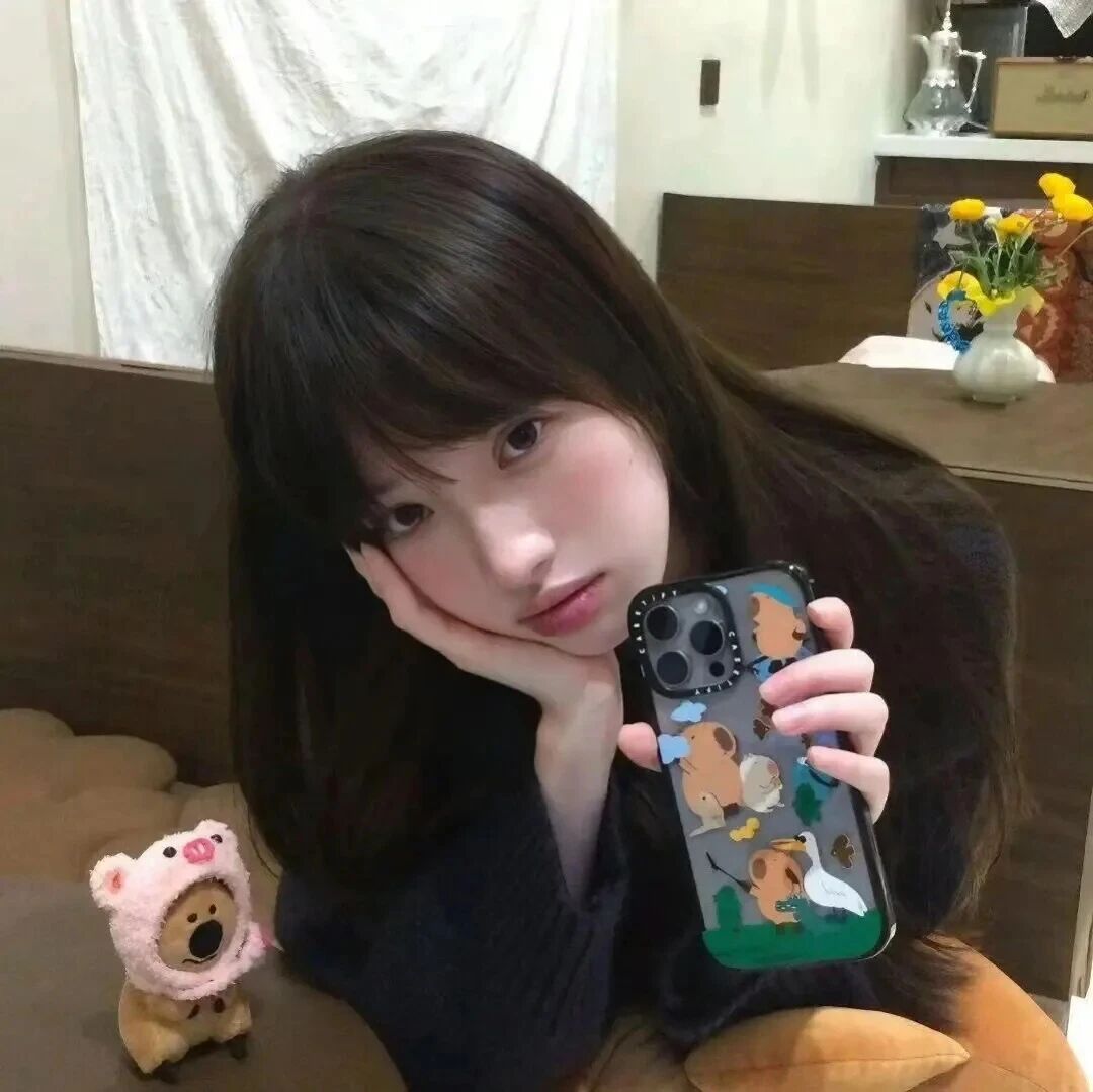自拍手机小众女生头像