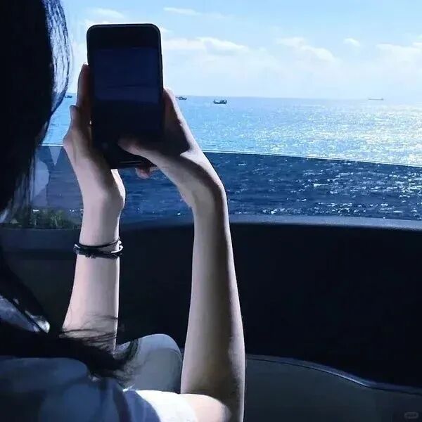 海边氛围感不露脸女生头像