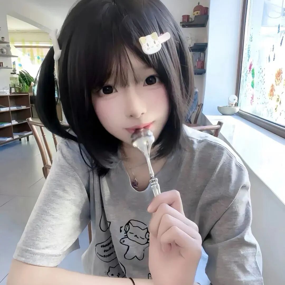 吃饭少萝女生头像