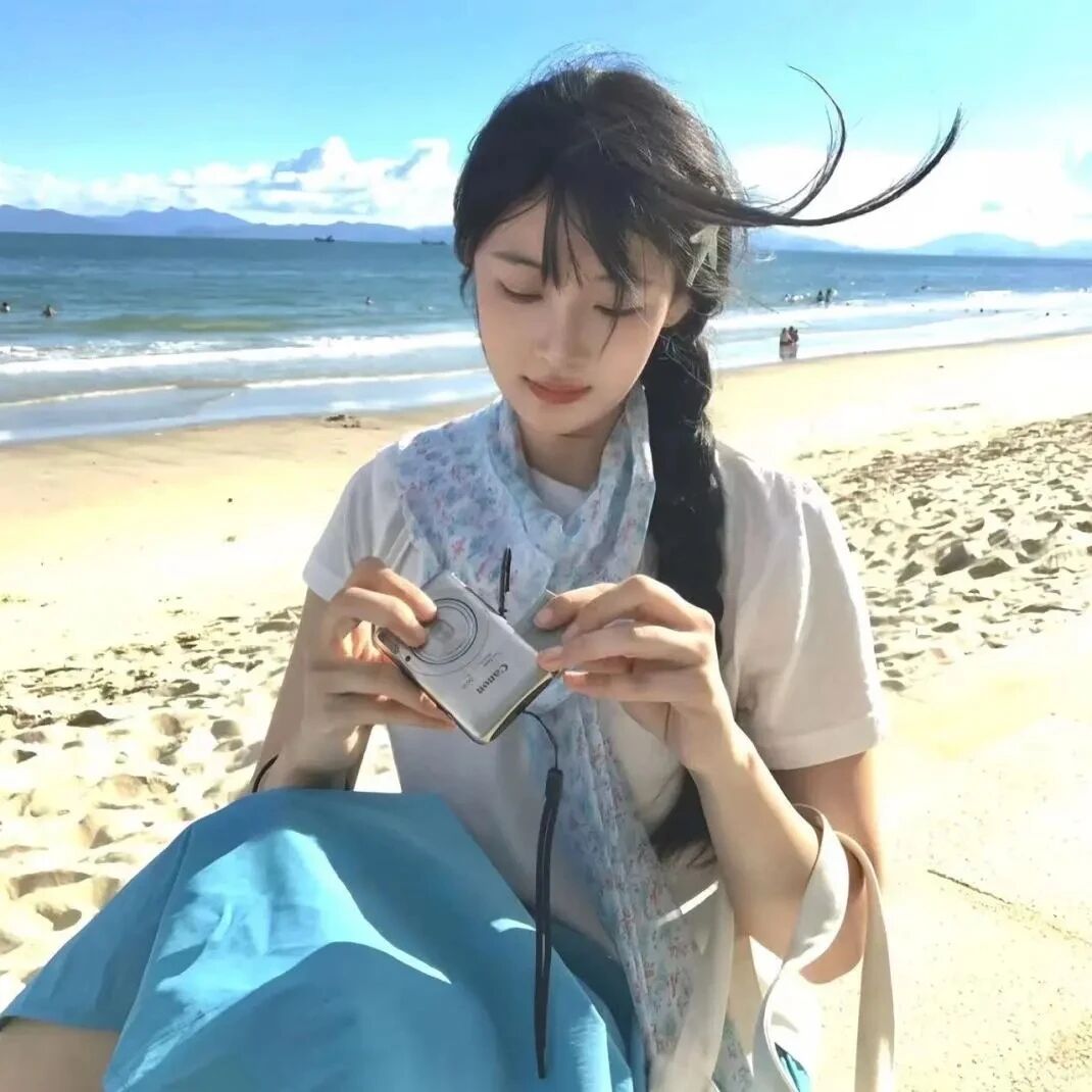 海边温柔女生头像